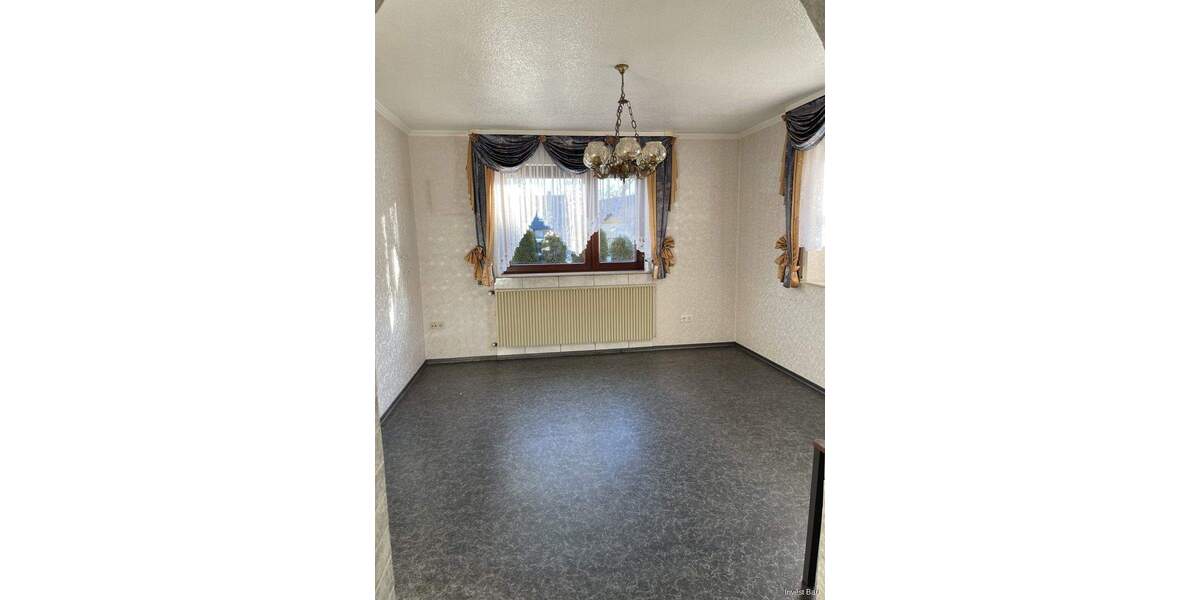 Einfamilienhaus Abensberg - 9 Zimmer, 190 m&sup2;, 490.000&euro; | Angebot:25739846