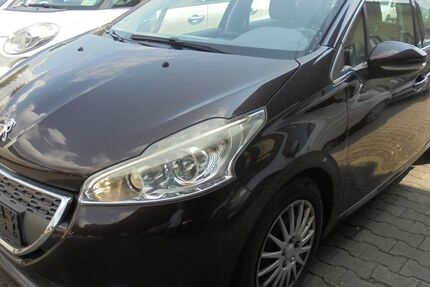 Peugeot 208 43.865 km 5.299 &euro; Regensburg 93055