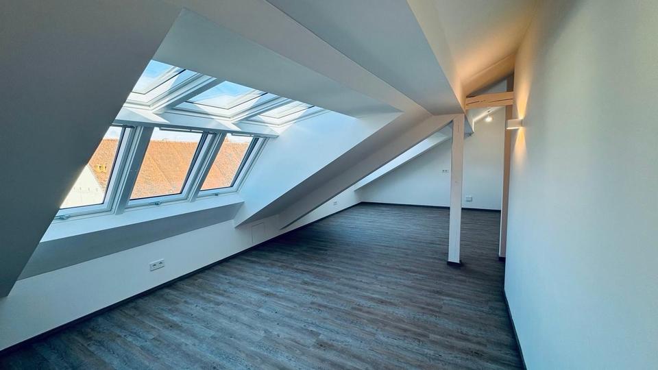 Dachgeschoßwohnung Beratzhausen - 3 Zimmer, 84 m&sup2;, 1.029&euro; | Angebot:24854465