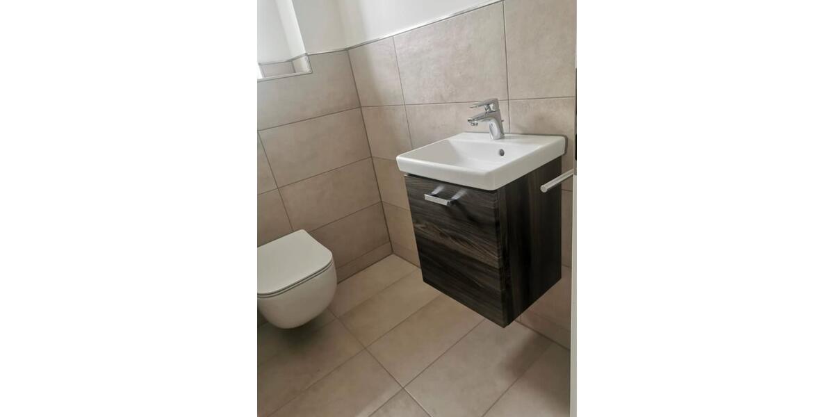 Hochwertige Wohnung 1.OG, 90qm , 3 Zimmer, Balkon, 2 TG Stellpl 3 zimmer