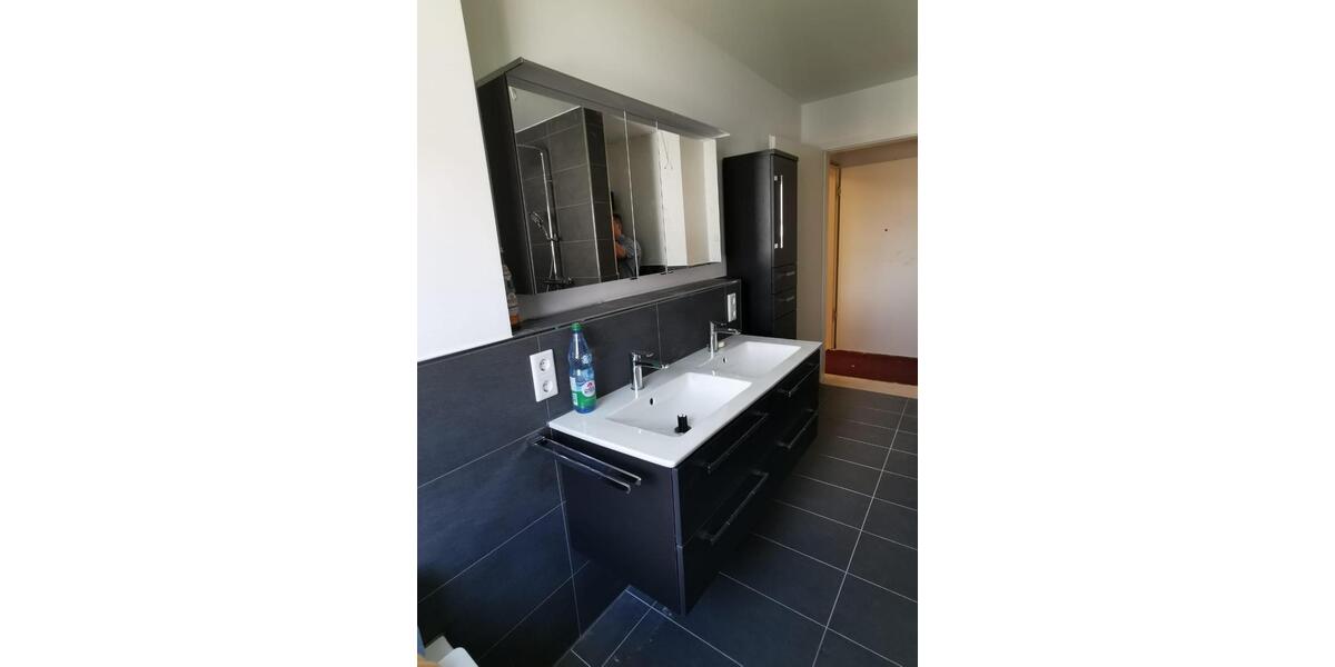 Hochwertige Wohnung 1.OG, 90qm , 3 Zimmer, Balkon, 2 TG Stellpl 3 zimmer