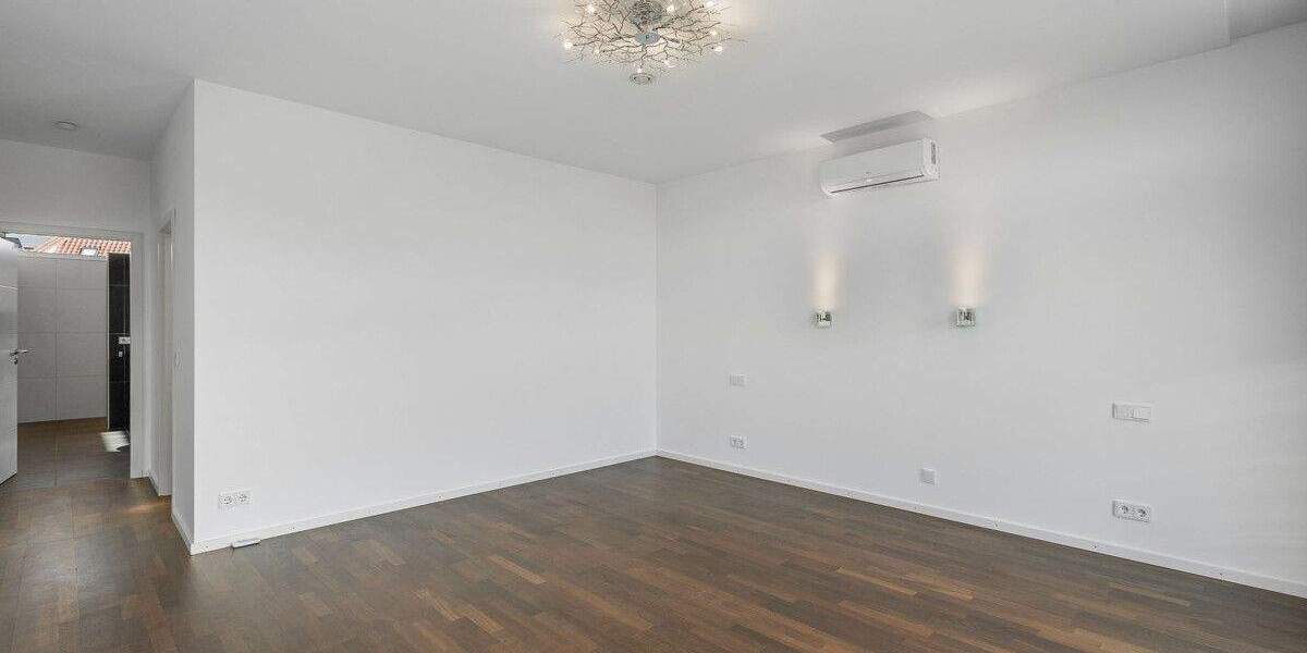 Einfamilienhaus Neutraubling - 5 Zimmer, 203 m&sup2;, 1.149.000&euro; | Angebot:25645595