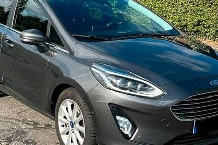 Ford Fiesta 98.000 km 10.500 &euro; Wackersdorf 92442