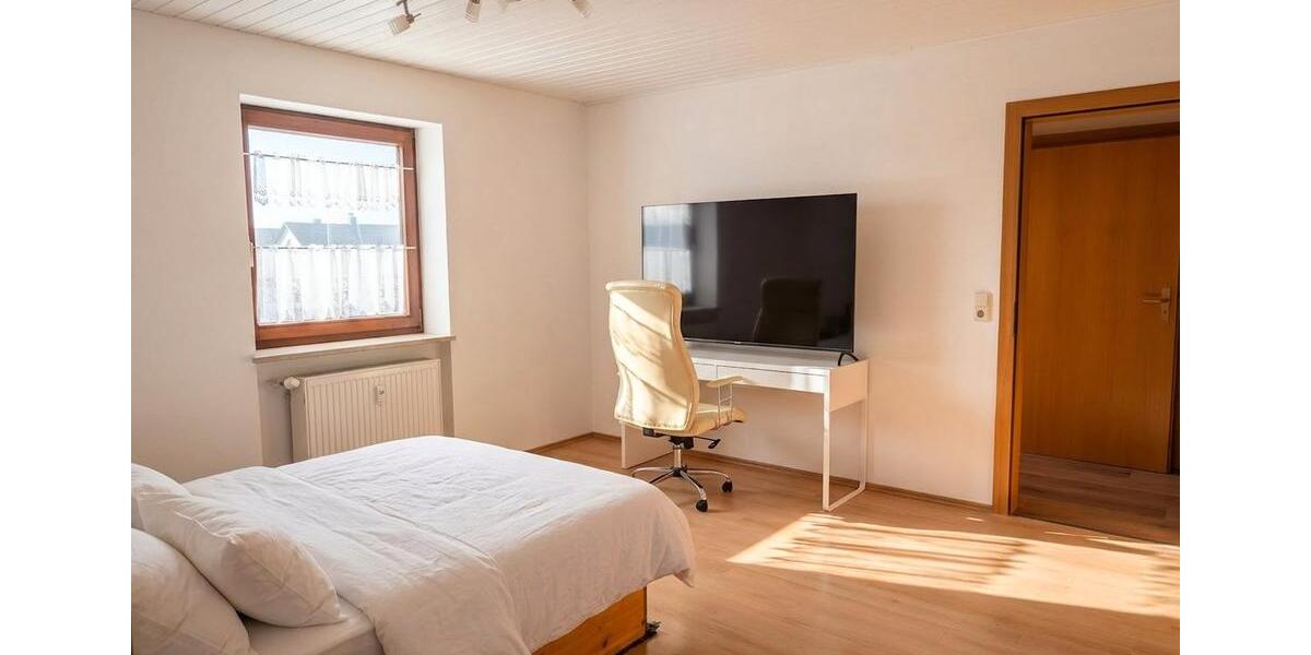 Dachgeschoßwohnung Wenzenbach - 4 Zimmer, 89 m&sup2;, 990&euro; | Angebot:26284468