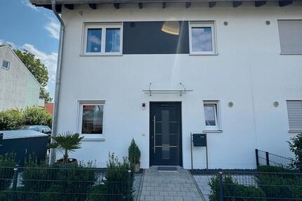Haus Neutraubling - 5 Zimmer, 114 m&sup2;, 690.000&euro; | Angebot:27109009
