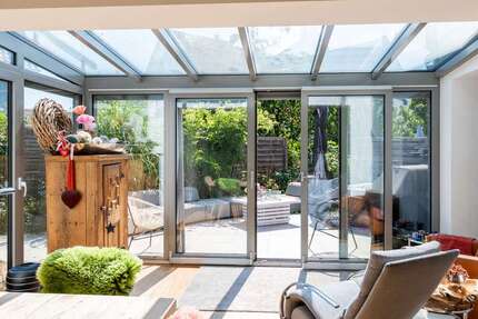 Haus Neutraubling - 6 Zimmer, 180 m&sup2;, 795.000&euro; | Angebot:27026104
