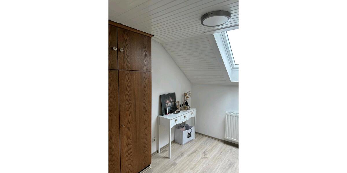 Dachgeschoßwohnung Regensburg Gallingkofen - 3 Zimmer, 45 m&sup2;, 800&euro; | Angebot:25343913