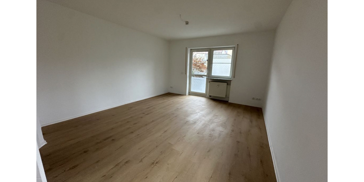 Neu sanierte 2-Zimmer-Wohnung mit Terrasse & Garten - Regensburg 2 zimmer