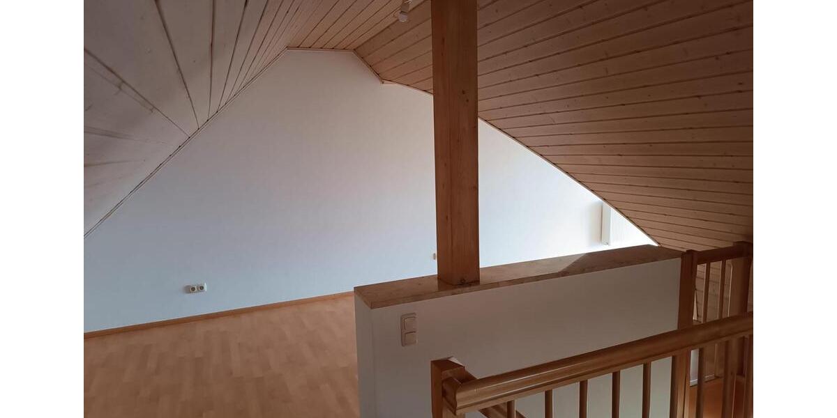 Dachgeschoßwohnung Burglengenfeld - 3 Zimmer, 100 m&sup2;, 899&euro; | Angebot:26420340