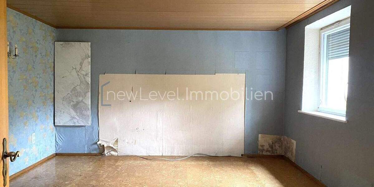 Mehrfamilienhaus, Wohnhaus Alteglofsheim - 7 Zimmer, 225 m&sup2;, 310.000&euro; | Angebot:24033627