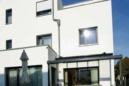 Haus zum Kaufen in Regensburg 495.000 € 166 m² 7 zimmer