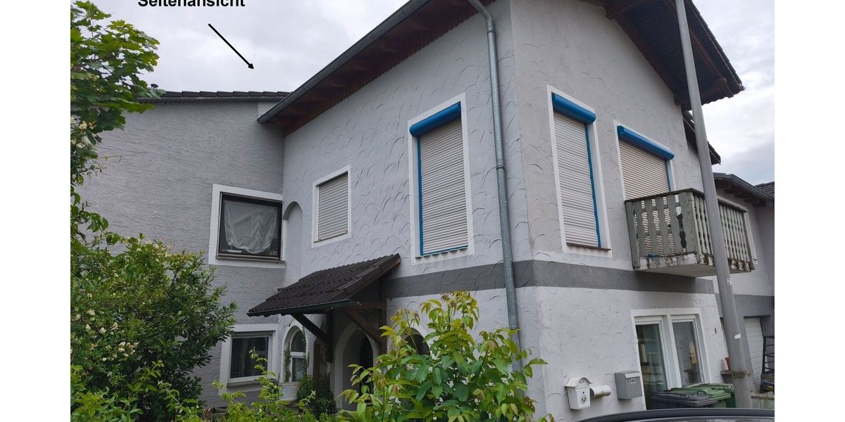 Großz. Etagenwohnung - 6 Zimmer davon 4-5 Schlafzimmer WFL ca. 140 m² gelegen im 1. Stock eines 3-FMH off. Kamin optionaler Gartenanteil. - Etagenwohnung Laaber | Angebot:26898732