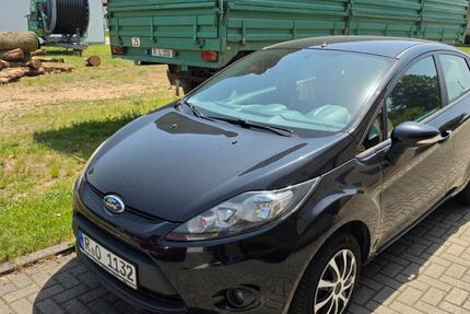 Ford Fiesta 140.000 km 2.400 &euro; Barbing 93092