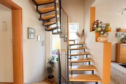 Büro in Regenstauf 370.000 € 121.03 m² zimmer