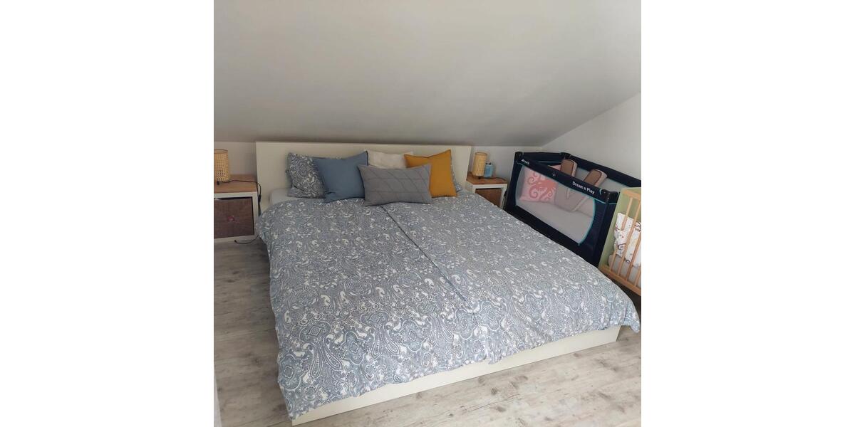 Dachgeschoßwohnung Donaustauf - 3 Zimmer, 75 m&sup2;, 910&euro; | Angebot:26671311