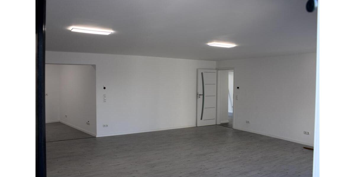 Erdgeschoßwohnung Pentling - 4 Zimmer, 160 m&sup2;, 1.800&euro; | Angebot:26591909