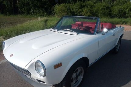 Fiat 124 Spider