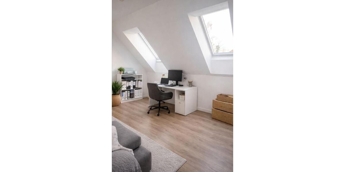 Helle 3,5-Zimmer Dachgeschosswohnung in Sünching mit Dachterrasse 3.5 zimmer
