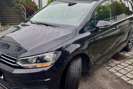VW Touran 121.500 km 17.900 &euro; Regensburg 93051