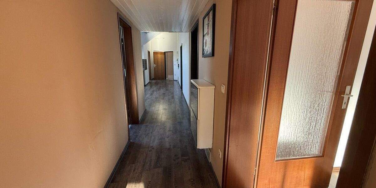 Etagenwohnung Nittendorf - 5 Zimmer, 112 m&sup2;, 299.000&euro; | Angebot:25744417