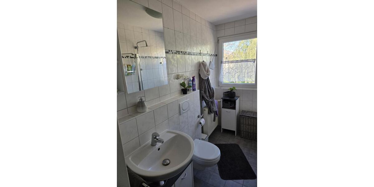 Dachgeschoßwohnung Pettendorf - 2.5 Zimmer, 62 m&sup2;, 440&euro; | Angebot:26345456