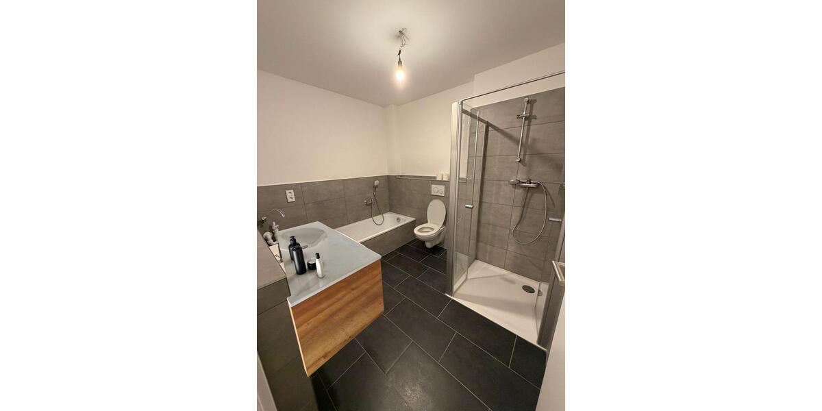 Etagenwohnung Barbing - 5.5 Zimmer, 150 m&sup2;, 1.900&euro; | Angebot:25715355