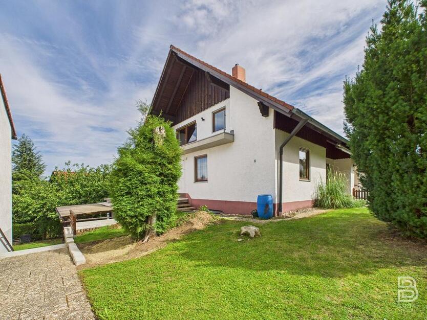 Gepflegtes Einfamilienhaus in ruhiger Hanglage, mit separatem Büro oder ELW