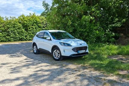 Ford Kuga 60.000 km 19.800 &euro; Pfatter 93102