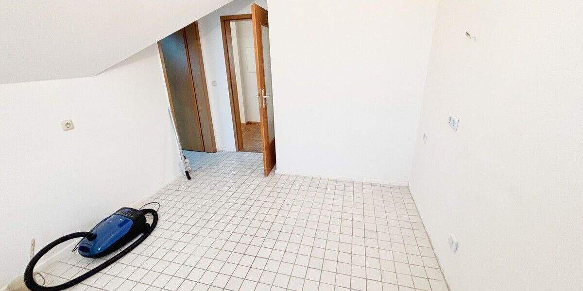 Etagenwohnung Nittendorf - 4 Zimmer, 104 m&sup2;, 299.000&euro; | Angebot:25702721