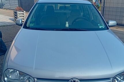VW Golf 155.000 km 3.800 &euro; Neutraubling 93073
