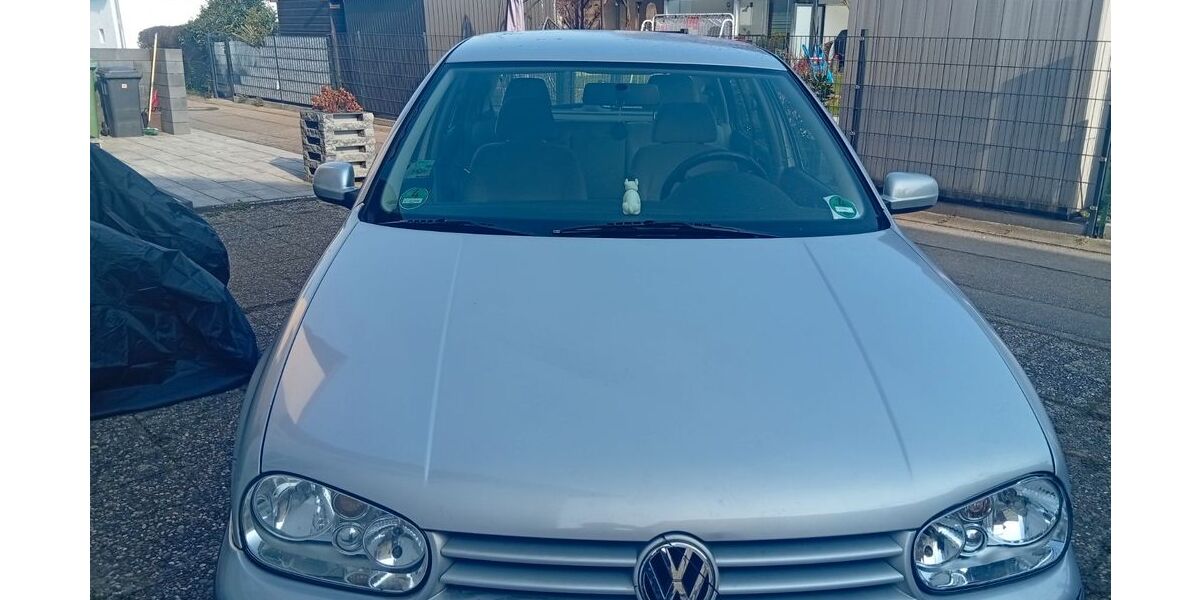 VW Golf 155.000 km 3.800 &euro; Neutraubling 93073