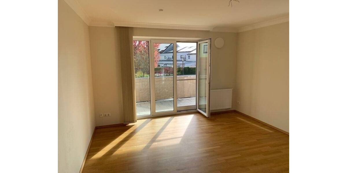 Etagenwohnung Nittenau - 3 Zimmer, 87 m&sup2;, 765&euro; | Angebot:25702608