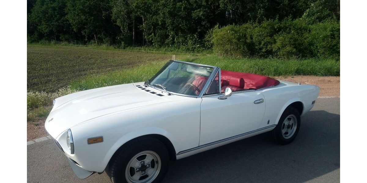 Fiat 124 Spider 38.085 km 16.999 &euro; Bernhardswald 93170