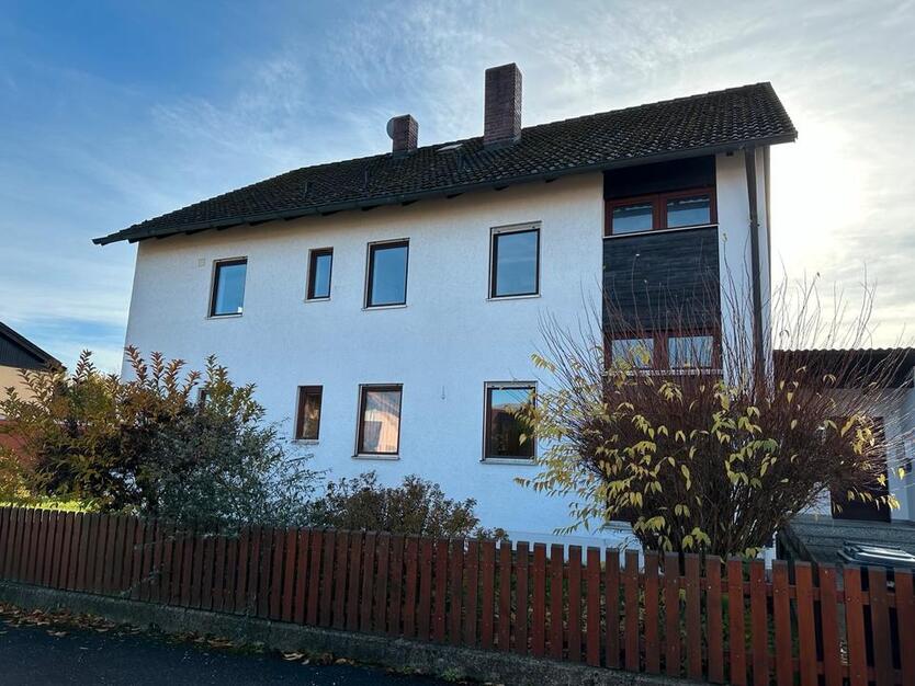 Einfamilienhaus mit separater Wohnung im 1. OG zimmer
