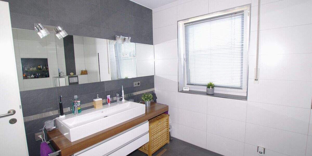 Einfamilienhaus Maxhütte-Haidhof Maxhütte - 4 Zimmer, 125 m&sup2;, 659.000&euro; | Angebot:25744424