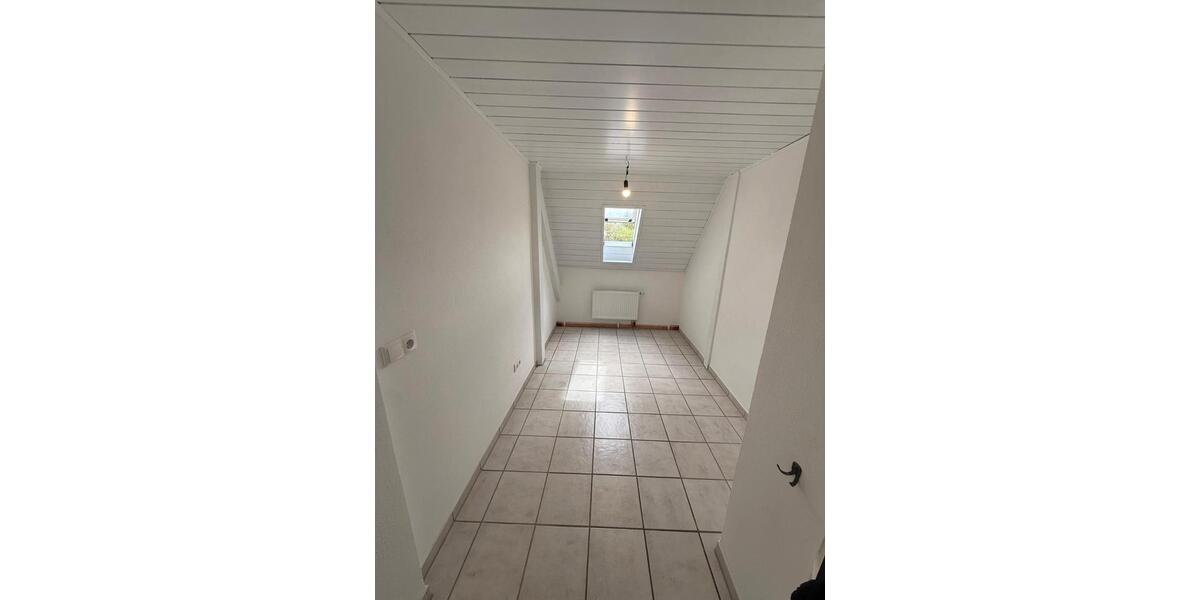 Dachgeschoßwohnung Mallersdorf-Pfaffenberg Pfaffenberg - 3 Zimmer, 63 m&sup2;, 723&euro; | Angebot:26250537