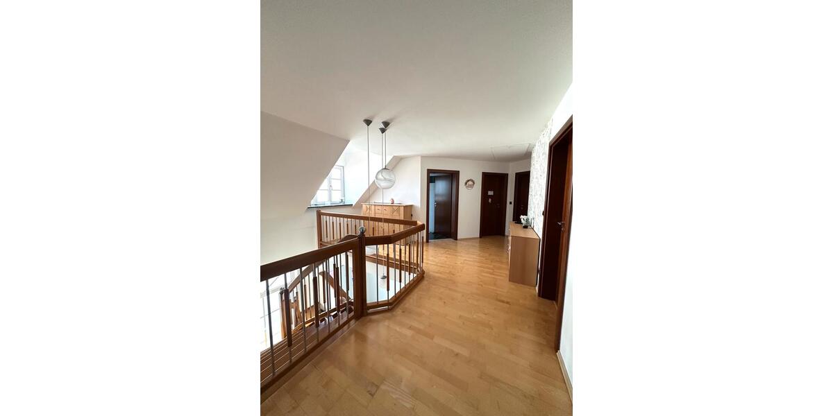 Einfamilienhaus Abensberg - 8 Zimmer, 180 m&sup2;, 2.150&euro; | Angebot:26121492