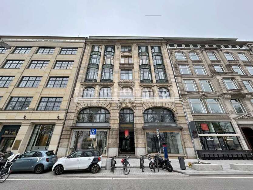 Büro in Hamburg 6.416,30 € 291 m²