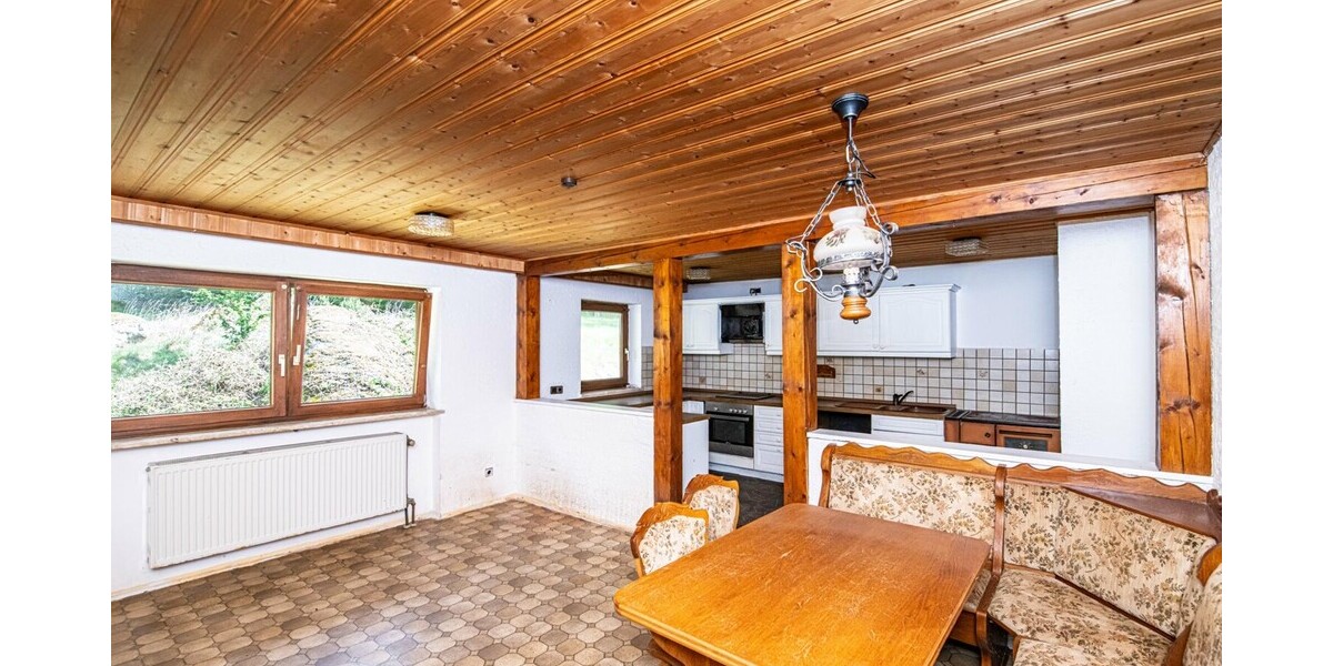 Charmantes Zweifamilienhaus mit großem Grundstück, Waldanteil und viel Potenzial - Zweifamilienhaus Zell | Angebot:26618521