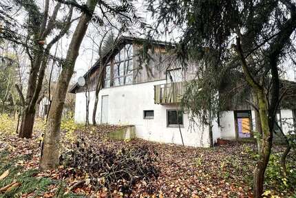 Haus zum Kaufen in Pettendorf 698.000 € 300 m² 10 zimmer