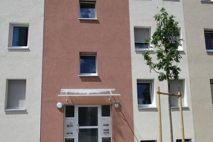 Tolle 3 - Zimmer Wohnung mit Balkon in modernisierter Wohnanlage! zimmer