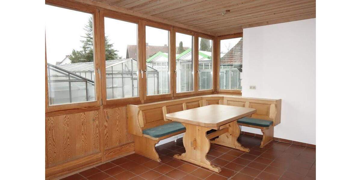 Sonnige gepflegte DHH mit Kachelofen und Garage 4 zimmer