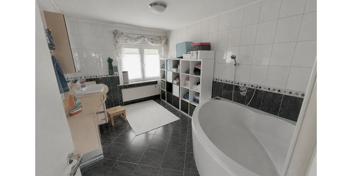 Einfamilienhaus Nittendorf - 5 Zimmer, 148 m&sup2;, 680.000&euro; | Angebot:27270976