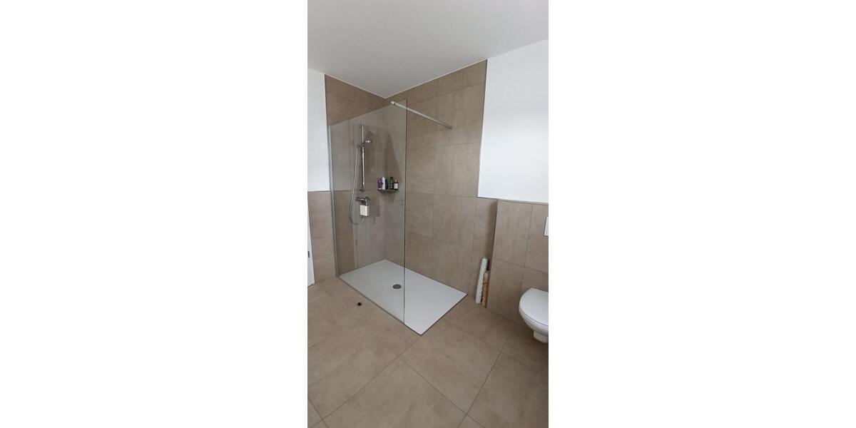 Sehr schöne moderne 4-Zi.-Whg., 1. OG, sonniger Blk., Gäste-WC zimmer