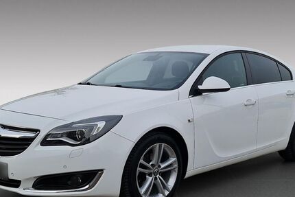 Opel Insignia 104.000 km 11.490 &euro; Pettendorf 93186