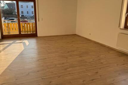 Wohnung Burglengenfeld - 3 Zimmer, 81 m&sup2;, 800&euro; | Angebot:26409160