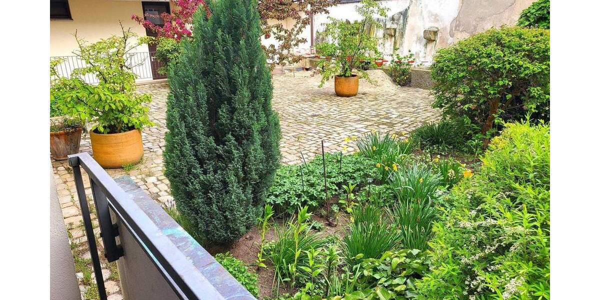 Preishammer! Schicke 2-Zimmer-Wohnung mit Loggia in der historischen Altstadt von Regensburg 2 zimmer