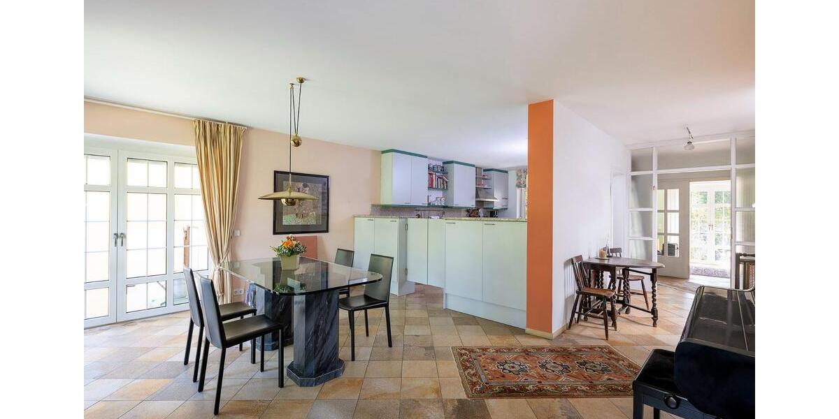 Einfamilienhaus Tegernheim - 10.5 Zimmer, 275 m&sup2;, 1.250.000&euro; | Angebot:26331592