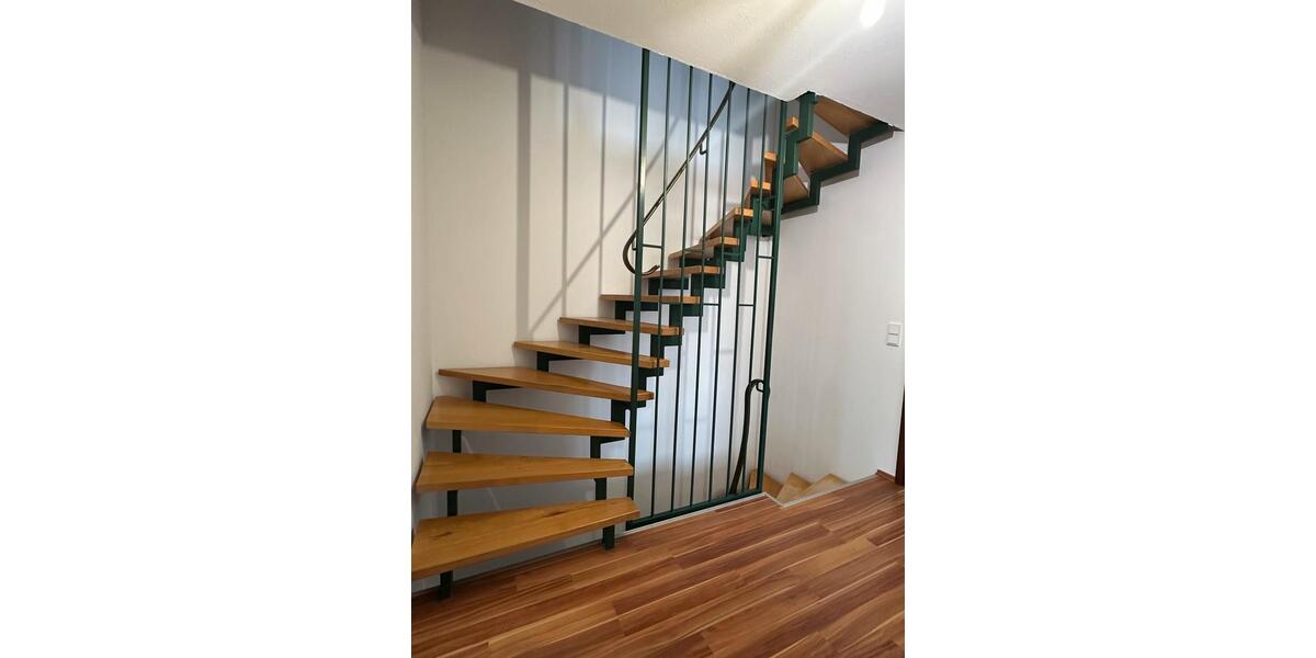 Reihenhaus Bad Abbach - 12 Zimmer, 188 m&sup2;, 2.050&euro; | Angebot:27620979