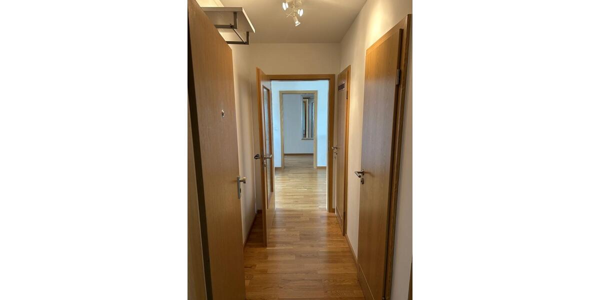 Möblierte 3-Zimmer-Wohnung mit 2 Balkonen! Ab sofort! 3 zimmer